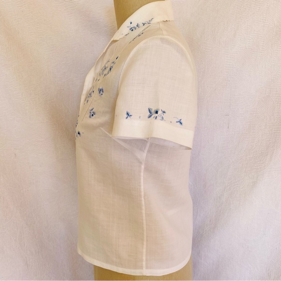 Vtg XS white  embroidered short sleeve linen blouse - Picture 4 of 6